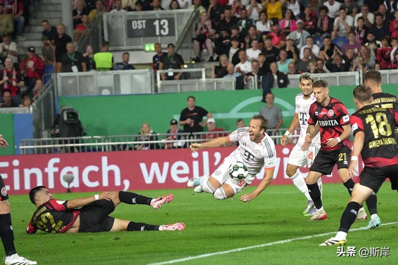 拜仁绝杀AC米兰，拉莫斯补时绝平德甲的简单介绍
